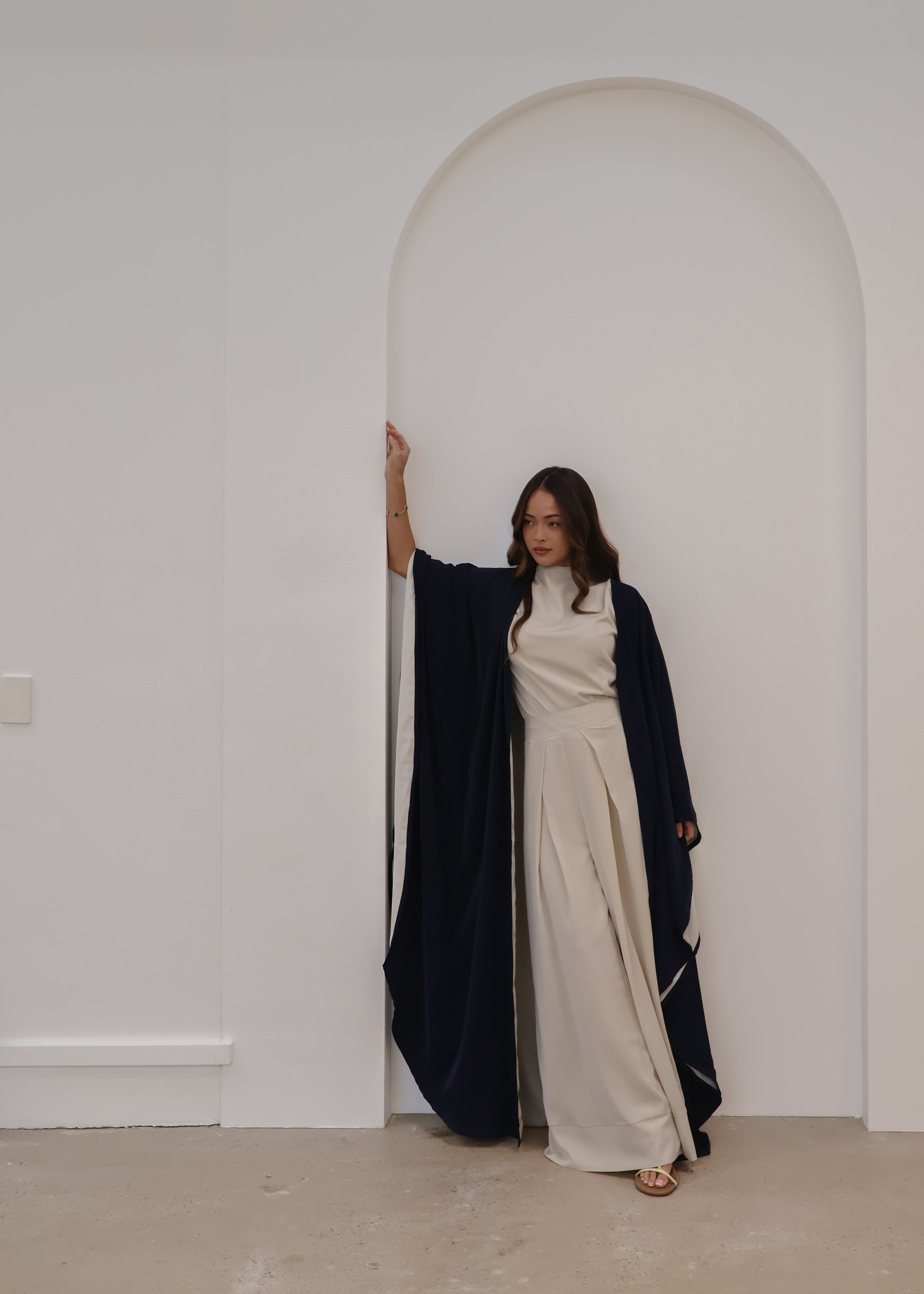 Esme Wave Two Toned Abaya - Midnight Navy