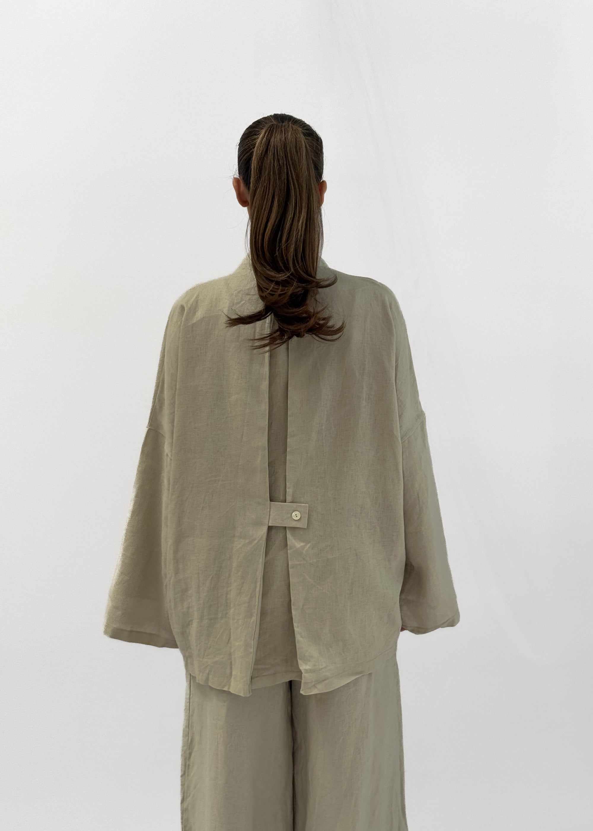 SERA LINEN CINCHED SHIRT - CLAY