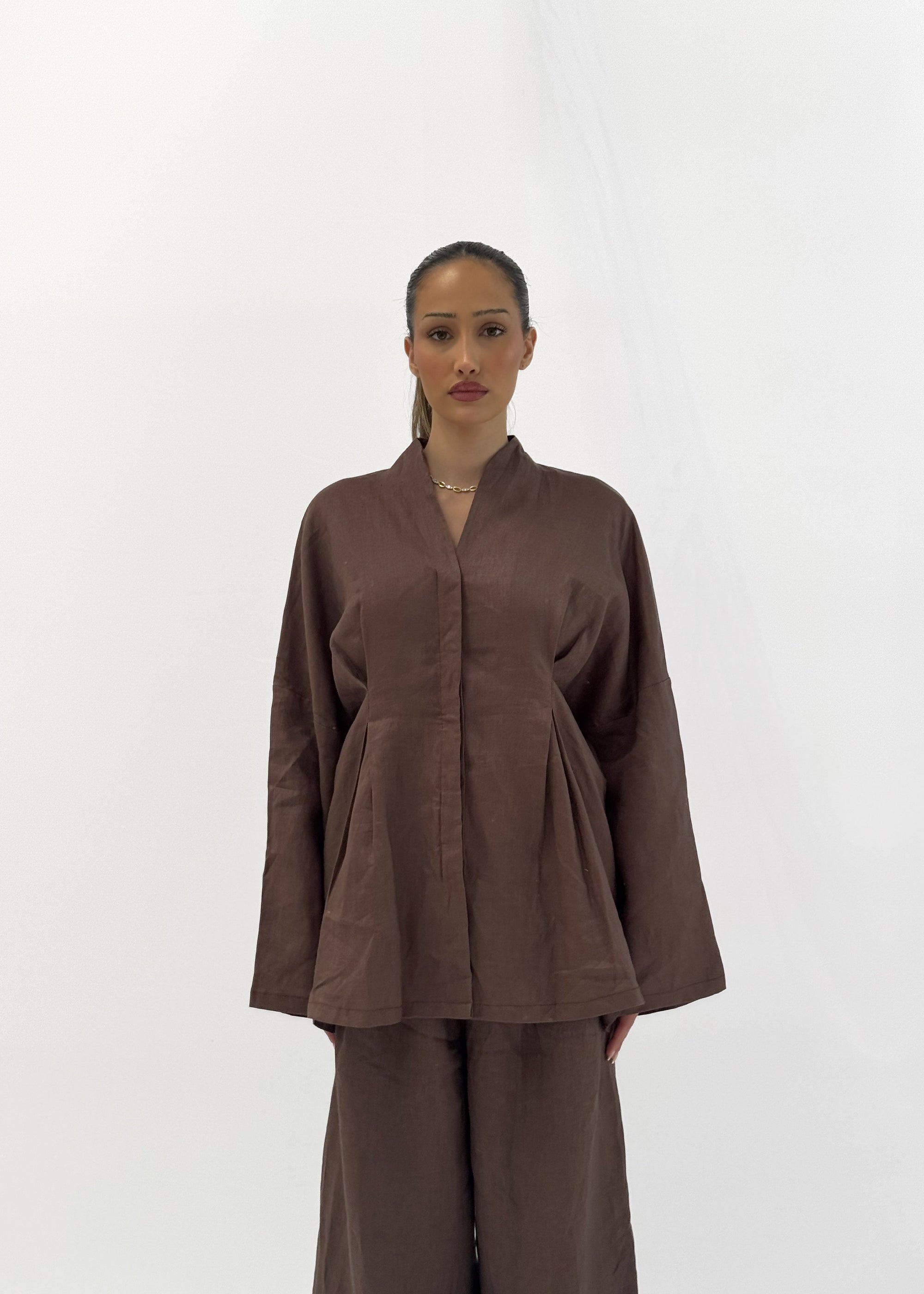 SERA LINEN CINCHED SHIRT - CHOCOLATE